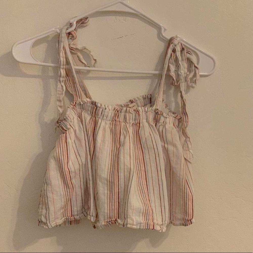 Super cute cropped linen blouse from PacSun by LA Hearts